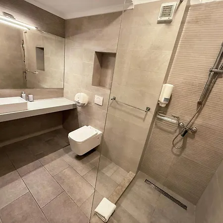 Апартаменти Maritimo 4*